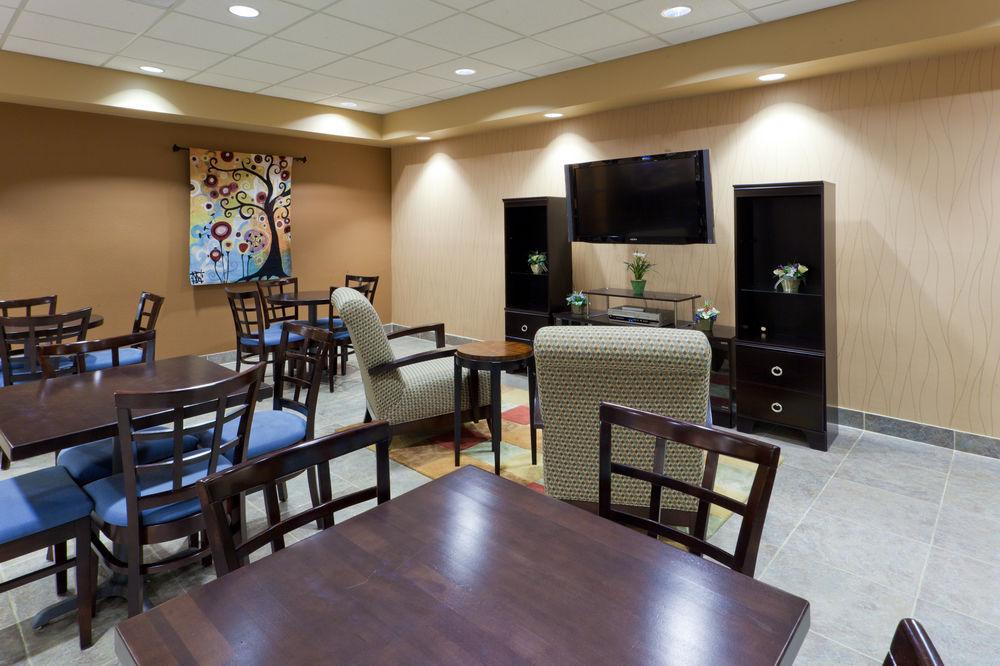 Holiday Inn Express & Suites Ashtabula-Geneva By Ihg Austinburg Buitenkant foto