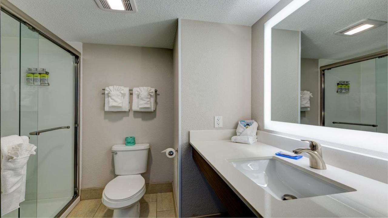 Holiday Inn Express & Suites Ashtabula-Geneva By Ihg Austinburg Buitenkant foto