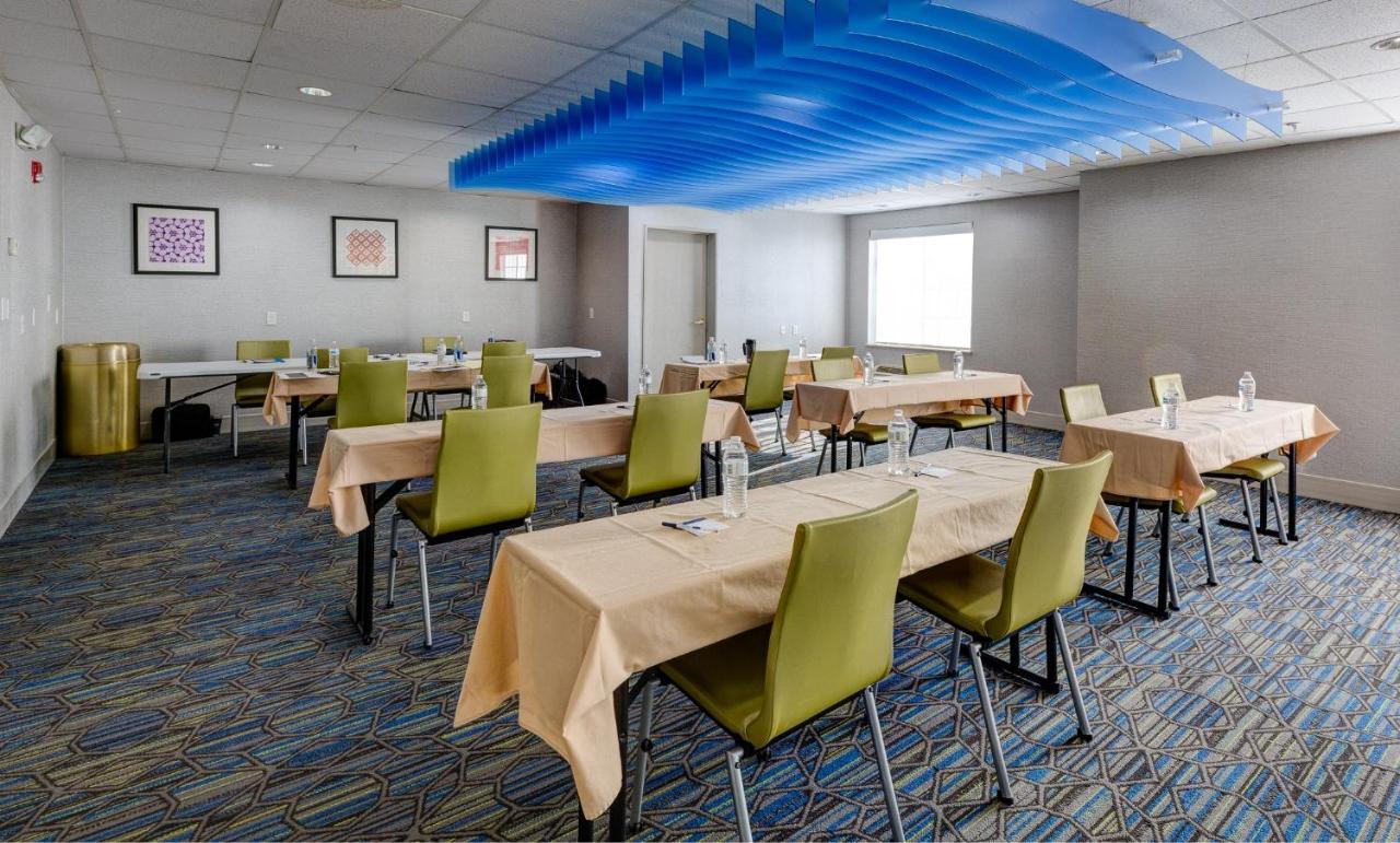 Holiday Inn Express & Suites Ashtabula-Geneva By Ihg Austinburg Buitenkant foto