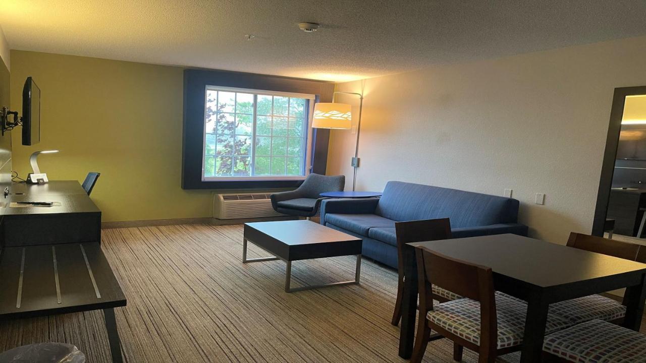 Holiday Inn Express & Suites Ashtabula-Geneva By Ihg Austinburg Buitenkant foto