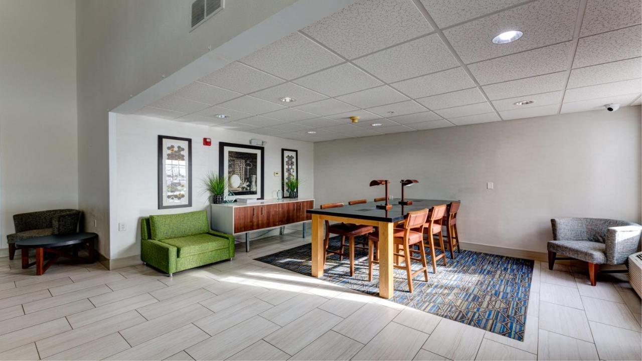 Holiday Inn Express & Suites Ashtabula-Geneva By Ihg Austinburg Buitenkant foto