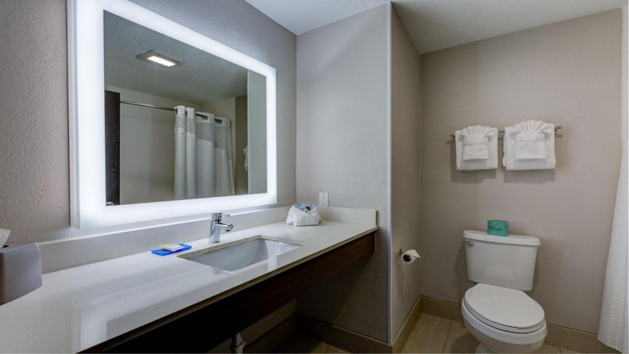 Holiday Inn Express & Suites Ashtabula-Geneva By Ihg Austinburg Buitenkant foto
