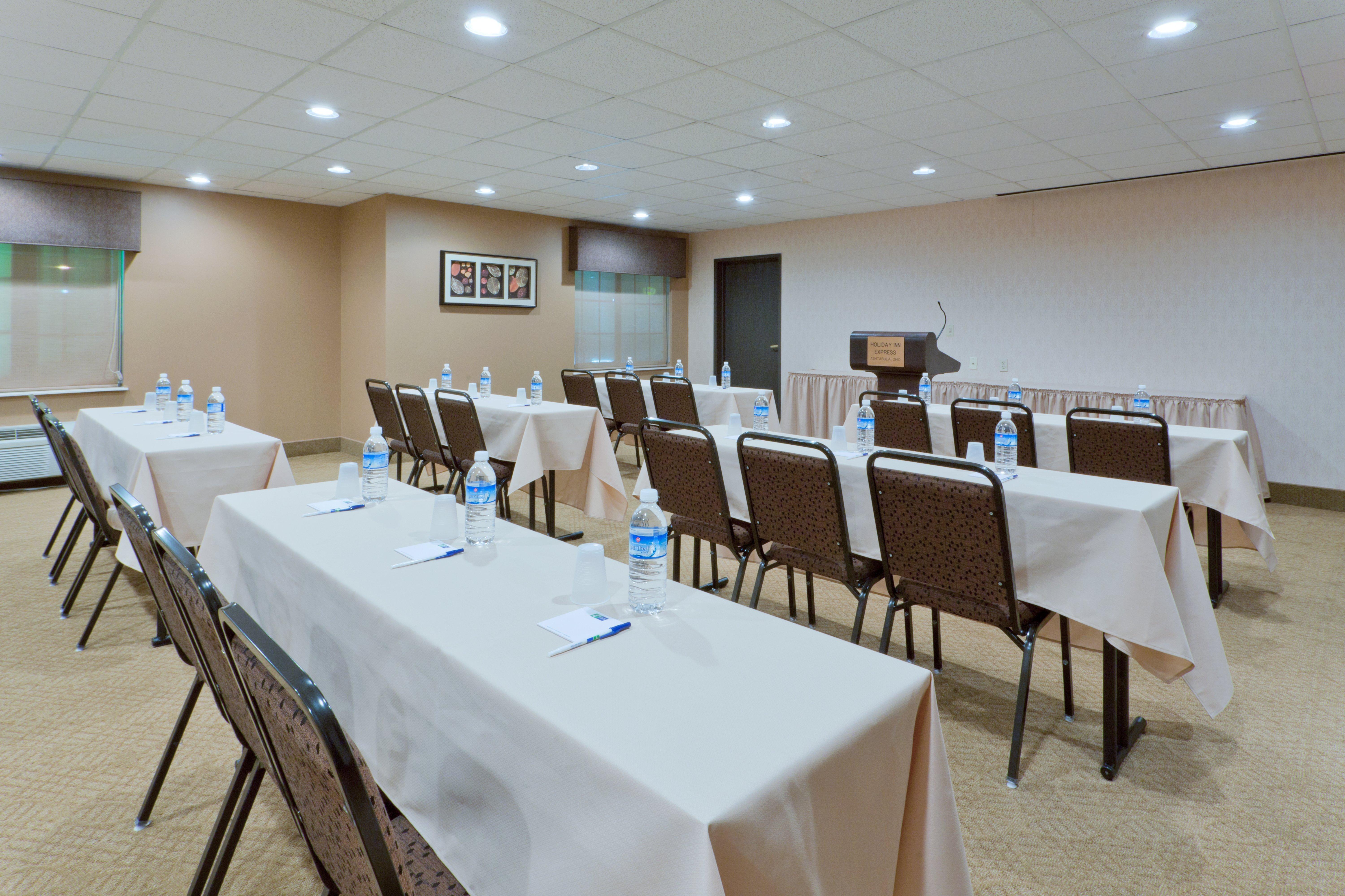 Holiday Inn Express & Suites Ashtabula-Geneva By Ihg Austinburg Buitenkant foto