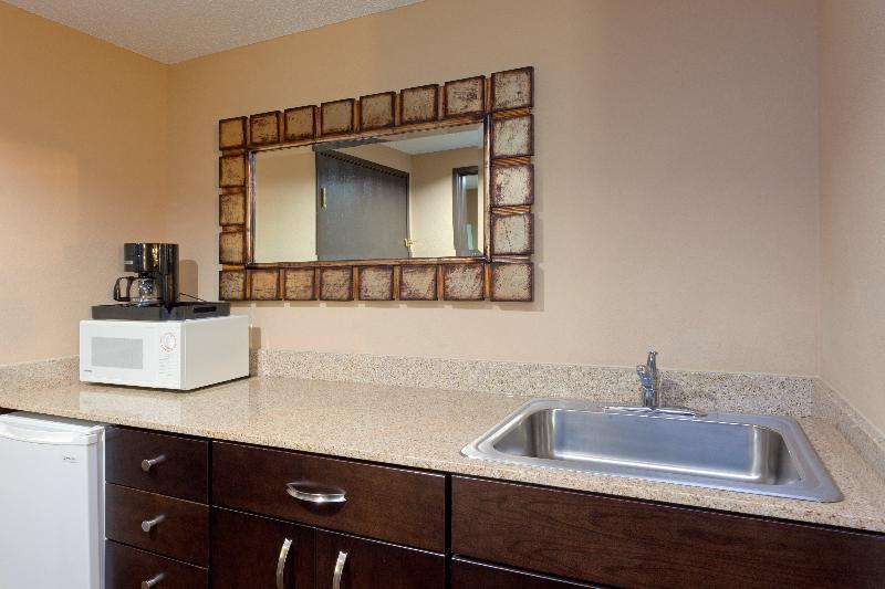 Holiday Inn Express & Suites Ashtabula-Geneva By Ihg Austinburg Buitenkant foto